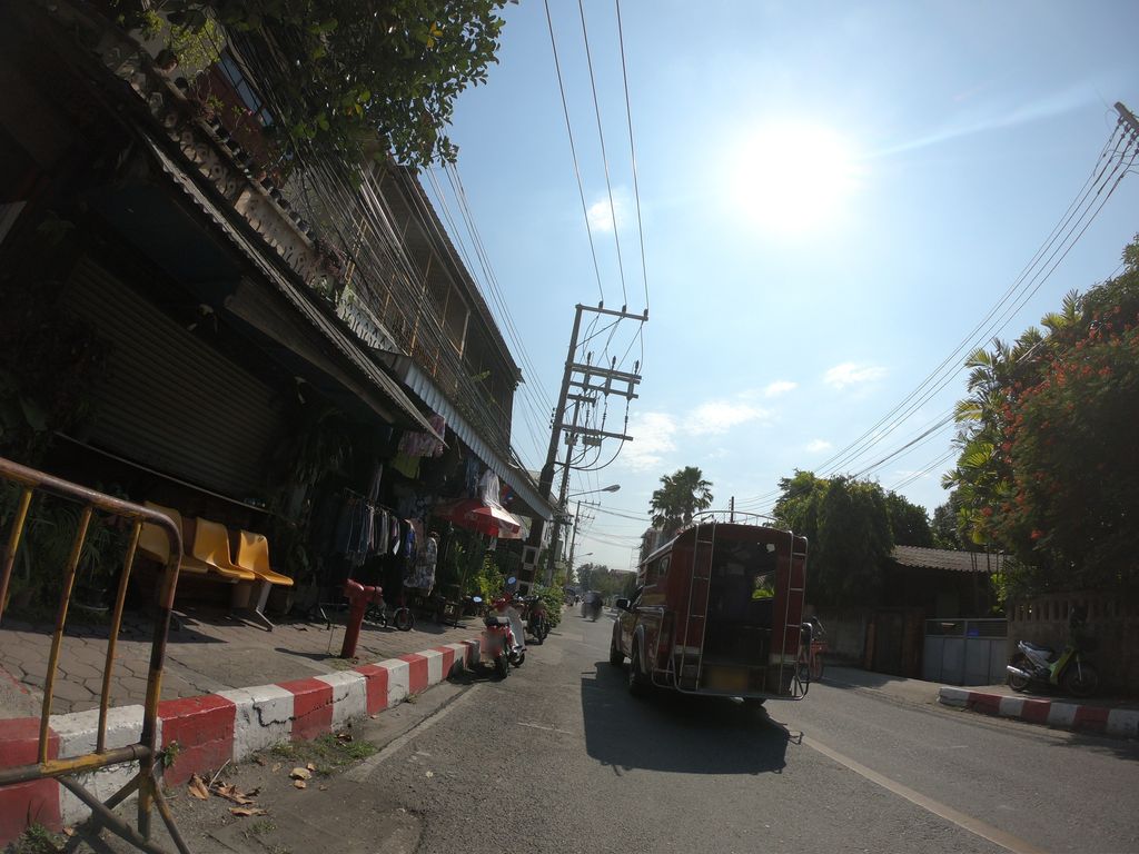 ภาพถนนตรงที่ Bedlam Store ตั้งอยู่ ถ่ายโดย chanuwath_grab พ.ศ. 2562 (2019) · A street-level view of where Bedlam Store stands, by chanuwath_grab in 2562 (2019)