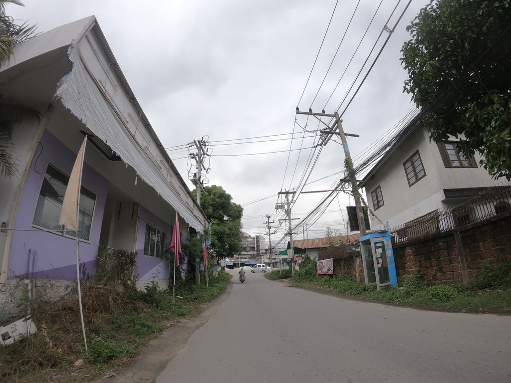 ภาพถนนตรงที่ Teens create Auto Service ตั้งอยู่ ถ่ายโดย chanuwath_grab พ.ศ. 2562 (2019) · A street-level view of where Teens create Auto Service stands, by chanuwath_grab in 2562 (2019)