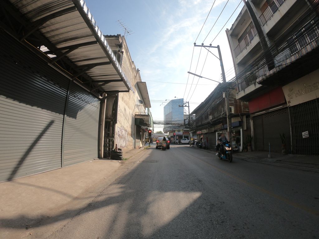 ภาพถนนตรงที่ Lido Art Space ตั้งอยู่ ถ่ายโดย chanuwath_grab พ.ศ. 2562 (2019) · A street-level view of where Lido Art Space stands, by chanuwath_grab in 2562 (2019)