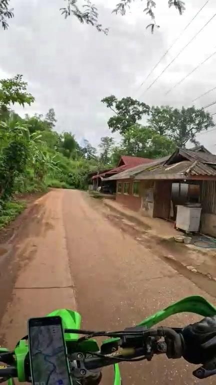 ภาพถนนตรงที่ ตามสบาย โฮมสเตย์ - Tam Sa Bai Homestay ตั้งอยู่ ถ่ายโดย julcnx พ.ศ. 2569 (2026) · A street-level view of where ตามสบาย โฮมสเตย์ - Tam Sa Bai Homestay stands, by julcnx in 2569 (2026)
