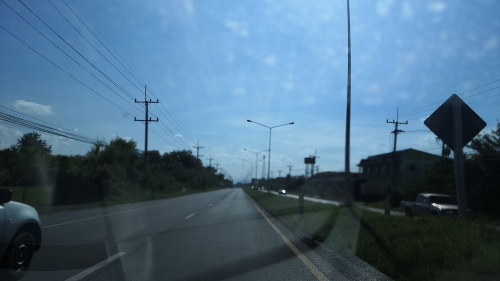 ภาพถนนตรงที่ Service Bar หม่าล่า หมูจุ่ม ตั้งอยู่ ถ่ายโดย charlesano พ.ศ. 2561 (2018) · A street-level view of where Service Bar หม่าล่า หมูจุ่ม stands, by charlesano in 2561 (2018)
