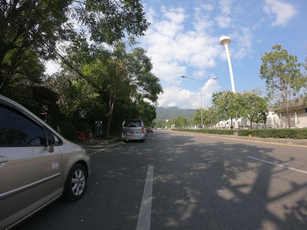 ภาพถนนตรงที่ Destiny Enterprises ตั้งอยู่ ถ่ายโดย chanuwath_grab พ.ศ. 2562 (2019) · A street-level view of where Destiny Enterprises stands, by chanuwath_grab in 2562 (2019)