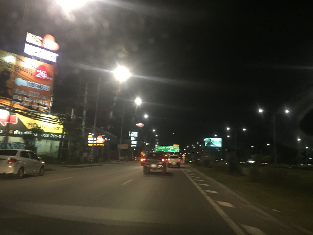 ภาพถนนตรงที่ Muller Optik ตั้งอยู่ ถ่ายโดย kyoko พ.ศ. 2561 (2018) · A street-level view of where Muller Optik stands, by kyoko in 2561 (2018)