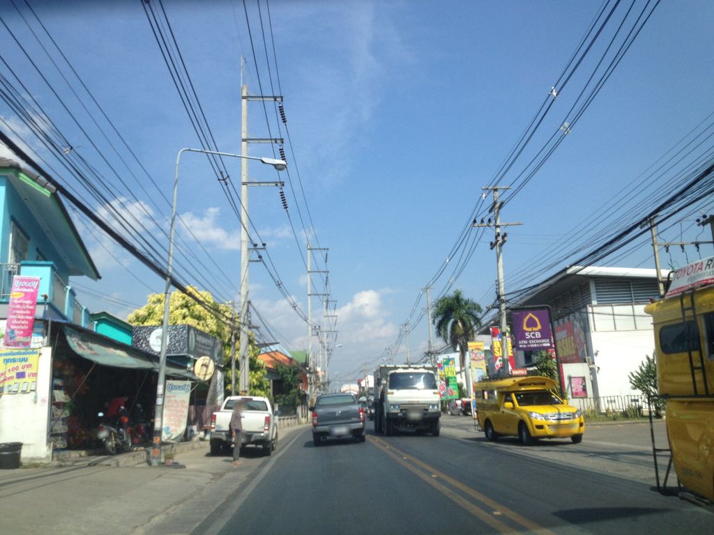 ภาพถนนตรงที่ คลีนิคหมอโอภาส ตั้งอยู่ ถ่ายโดย jimwatana พ.ศ. 2558 (2015) · A street-level view of where คลีนิคหมอโอภาส · Clinic Mo Ophat stands, by jimwatana in 2558 (2015)