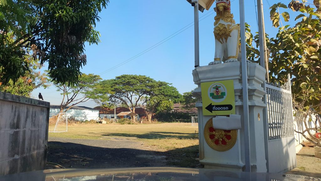 ภาพถนนตรงที่ ชาตังเหนือ สาขาป่าหมากบ้านถวาย ตั้งอยู่ ถ่ายโดย jrcarlsen พ.ศ. 2565 (2022) · A street-level view of where ชาตังเหนือ สาขาป่าหมากบ้านถวาย · Chatangnuea Sakha Pa Mak Ban Thawai stands, by jrcarlsen in 2565 (2022)