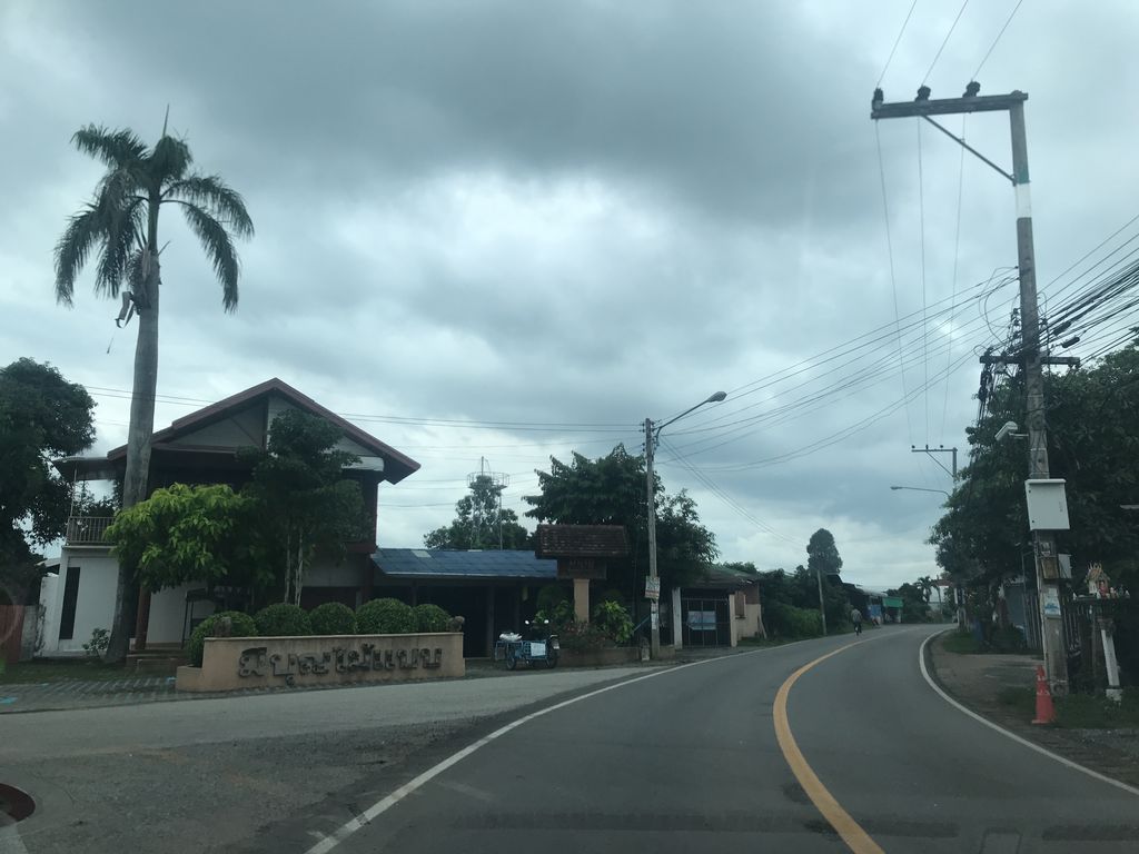 ภาพถนนตรงที่ Enjoy club house ตั้งอยู่ ถ่ายโดย prasert พ.ศ. 2561 (2018) · A street-level view of where Enjoy club house stands, by prasert in 2561 (2018)