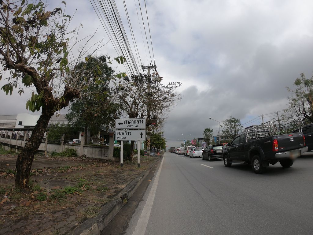 ภาพถนนตรงที่ Volt EV Chiang mai by Sangchai ตั้งอยู่ ถ่ายโดย chanuwath_grab พ.ศ. 2562 (2019) · A street-level view of where Volt EV Chiang mai by Sangchai stands, by chanuwath_grab in 2562 (2019)