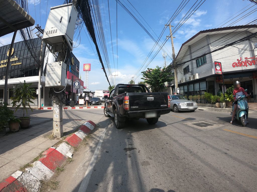 ภาพถนนตรงที่ ILC Inspiration Law Firm ตั้งอยู่ ถ่ายโดย chanuwath_grab พ.ศ. 2562 (2019) · A street-level view of where ILC Inspiration Law Firm stands, by chanuwath_grab in 2562 (2019)