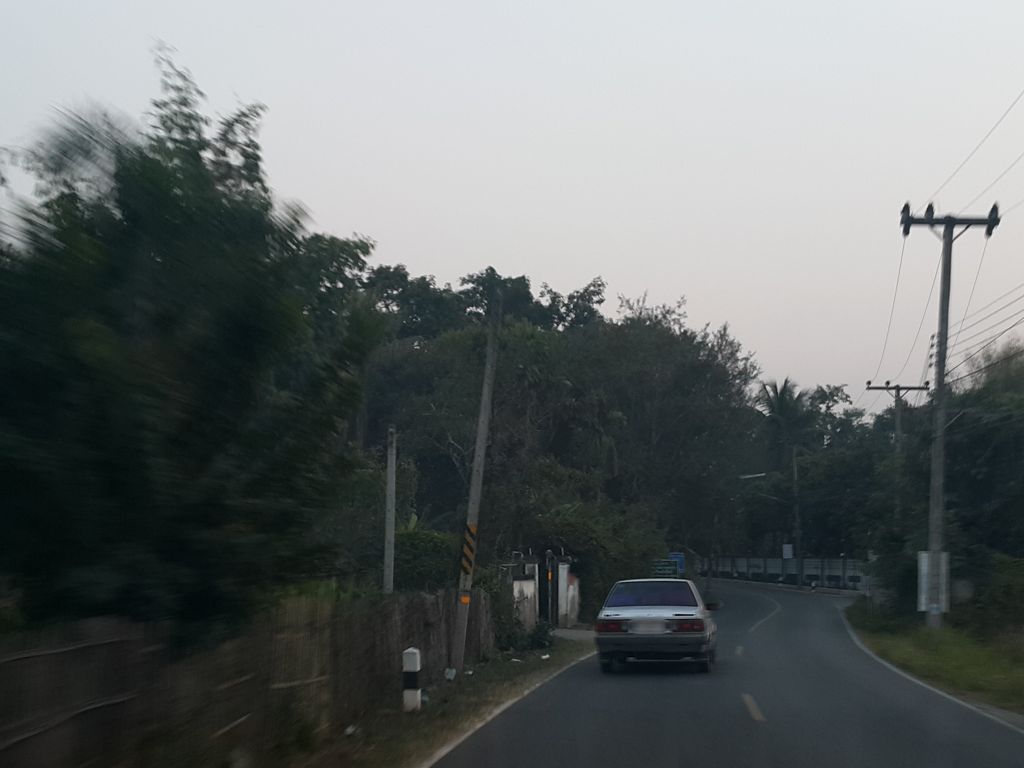 ภาพถนนตรงที่ Roots Rock Reggae Maerim Chiangmai ตั้งอยู่ ถ่ายโดย jrcarlsen พ.ศ. 2559 (2016) · A street-level view of where Roots Rock Reggae Maerim Chiangmai stands, by jrcarlsen in 2559 (2016)
