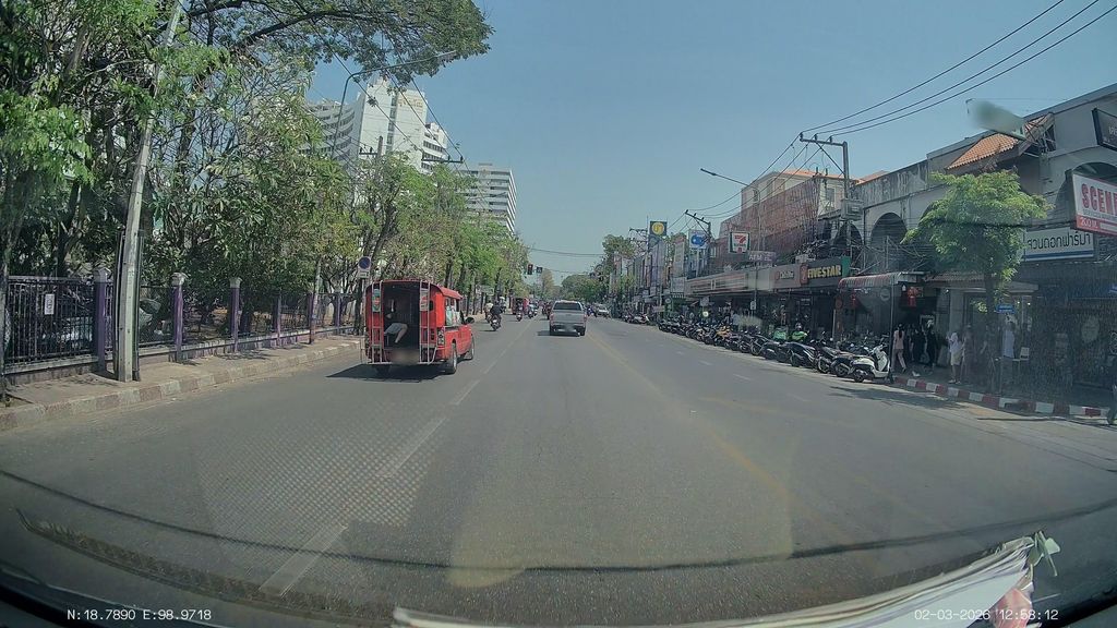 ภาพถนนตรงที่ ก๋วยเตี๋ยวต้มยำลำไย หน้าโรงพยาบาลสวนดอก เชียงใหม่ ตั้งอยู่ ถ่ายโดย ThailandCambodia พ.ศ. 2569 (2026) · A street-level view of where ก๋วยเตี๋ยวต้มยำลำไย หน้าโรงพยาบาลสวนดอก เชียงใหม่ · Kuai Tiaotomyam Lamyai Na Rongphayaban Suan Dok Chiang Mai stands, by ThailandCambodia in 2569 (2026)