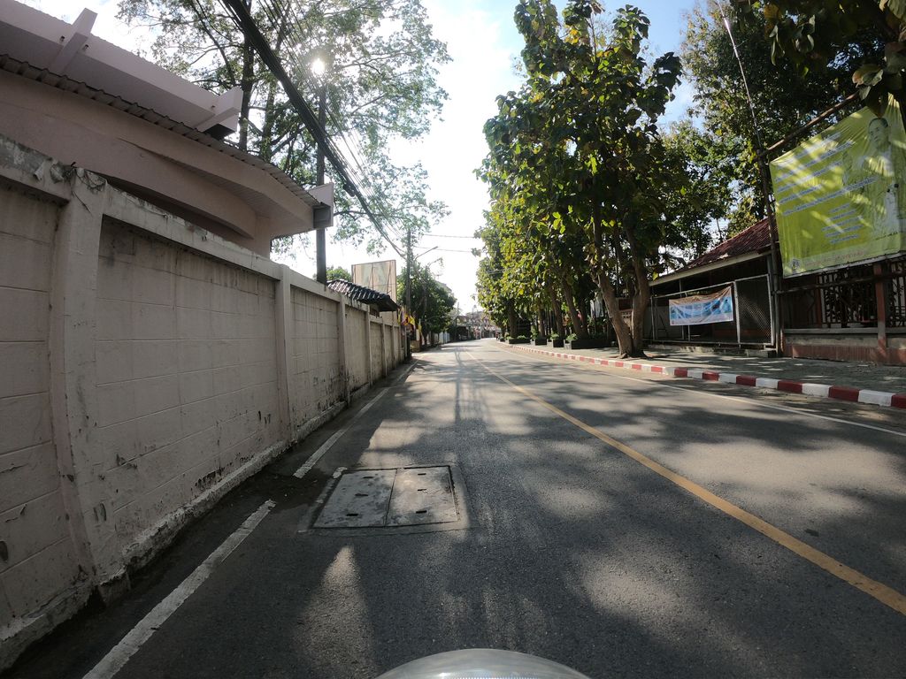 ภาพถนนตรงที่ เมาบะเฮ้ย by black-dog ตั้งอยู่ ถ่ายโดย chanuwath_grab พ.ศ. 2562 (2019) · A street-level view of where เมาบะเฮ้ย by black-dog stands, by chanuwath_grab in 2562 (2019)