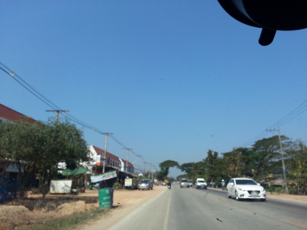 ภาพถนนตรงที่ อู่แลคเกอร์ยนต์ ตั้งอยู่ ถ่ายโดย mishari พ.ศ. 2558 (2015) · A street-level view of where อู่แลคเกอร์ยนต์ · U Laekkoe Yon stands, by mishari in 2558 (2015)