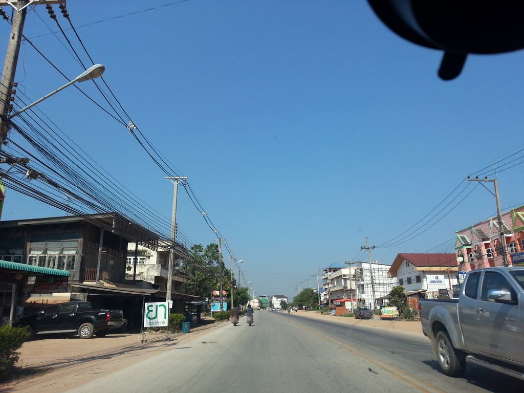 ภาพถนนตรงที่ ไชยปราการอาหารสัตว์ ตั้งอยู่ ถ่ายโดย mishari พ.ศ. 2558 (2015) · A street-level view of where ไชยปราการอาหารสัตว์ · Chai Prakan Ahansat stands, by mishari in 2558 (2015)