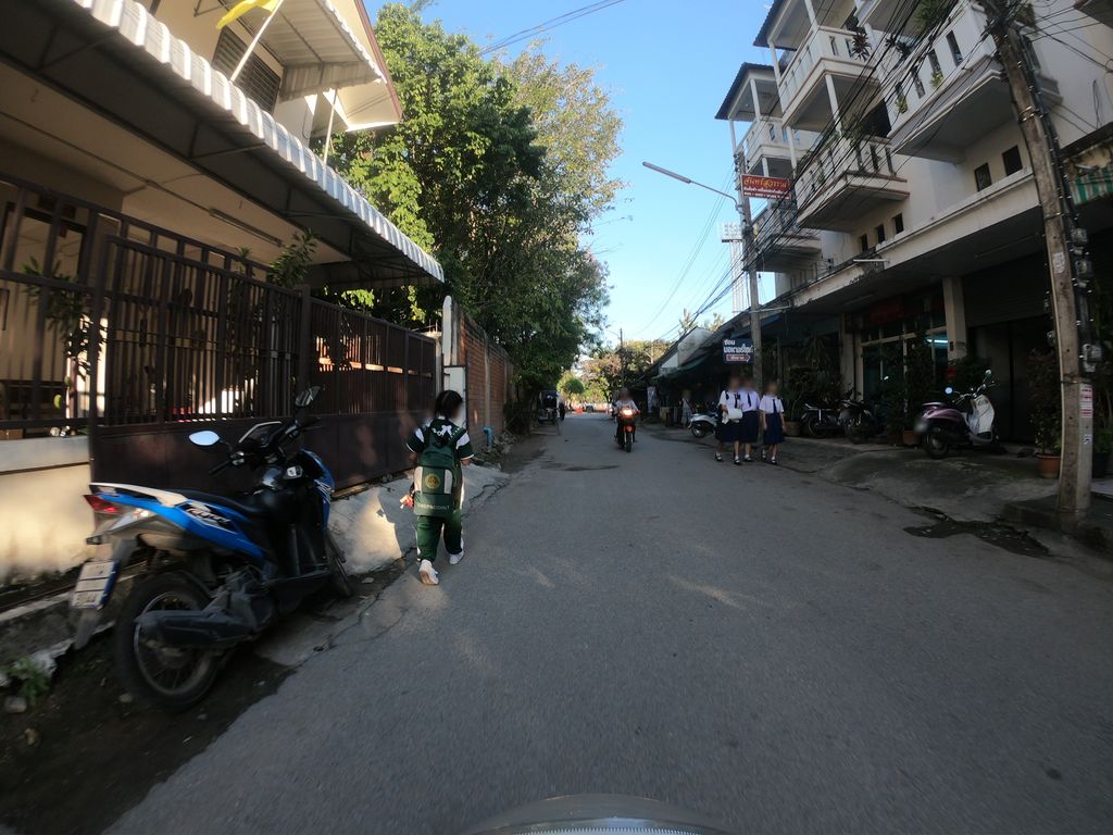 ภาพถนนตรงที่ ร้านปิงปองมานพ ตั้งอยู่ ถ่ายโดย chanuwath_grab พ.ศ. 2562 (2019) · A street-level view of where ร้านปิงปองมานพ · Ran Pingpong Manpha stands, by chanuwath_grab in 2562 (2019)
