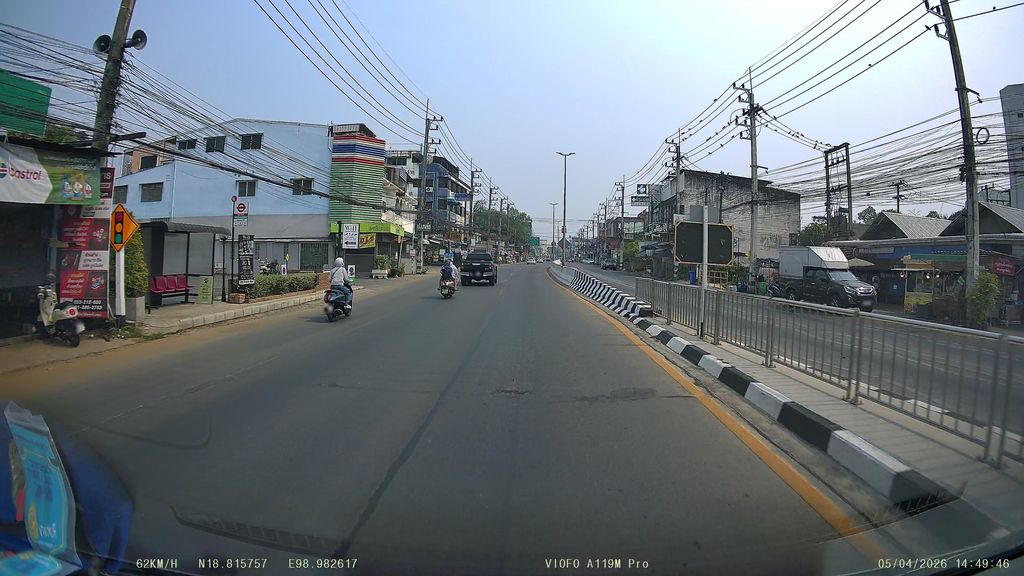 ภาพถนนตรงที่ Smiledog Petshop ตั้งอยู่ ถ่ายโดย ThailandCambodia พ.ศ. 2569 (2026) · A street-level view of where Smiledog Petshop stands, by ThailandCambodia in 2569 (2026)