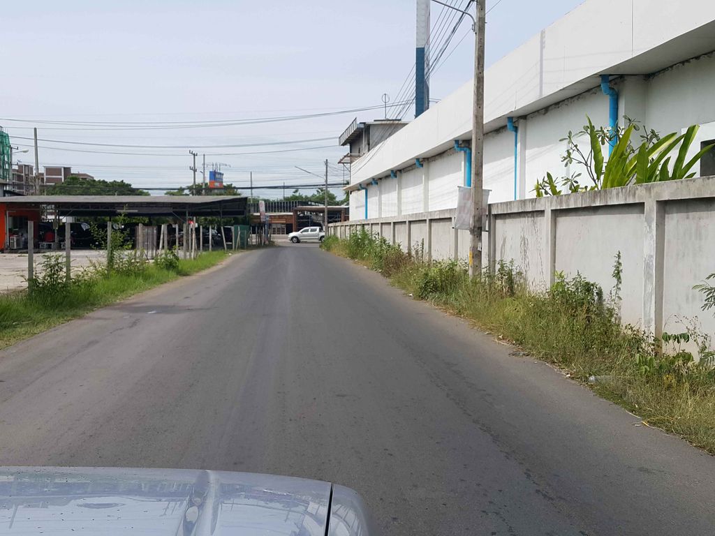 ภาพถนนตรงที่ บริษัท สตาร์คอร์ปอเรชั่น-สนามบิน ตั้งอยู่ ถ่ายโดย jrcarlsen พ.ศ. 2558 (2015) · A street-level view of where บริษัท สตาร์คอร์ปอเรชั่น-สนามบิน · Star Khoparechan-sanambin Company stands, by jrcarlsen in 2558 (2015)