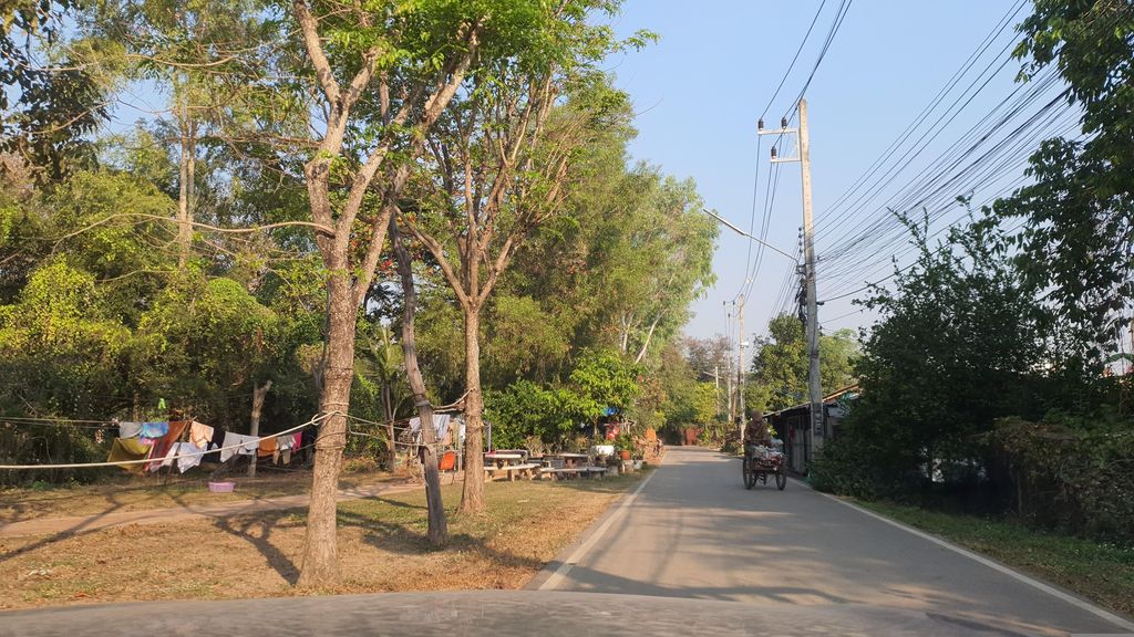 ภาพถนนตรงที่ วาฟเฟิล Pkk ตั้งอยู่ ถ่ายโดย jrcarlsen พ.ศ. 2566 (2023) · A street-level view of where วาฟเฟิล Pkk stands, by jrcarlsen in 2566 (2023)