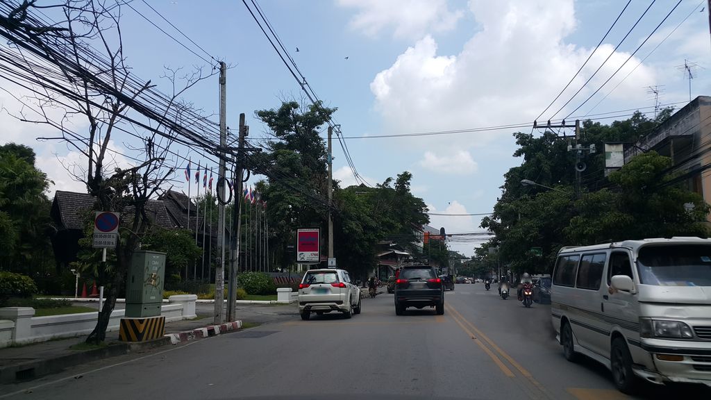 ภาพถนนตรงที่ colxlab ตั้งอยู่ ถ่ายโดย jrcarlsen พ.ศ. 2559 (2016) · A street-level view of where colxlab stands, by jrcarlsen in 2559 (2016)