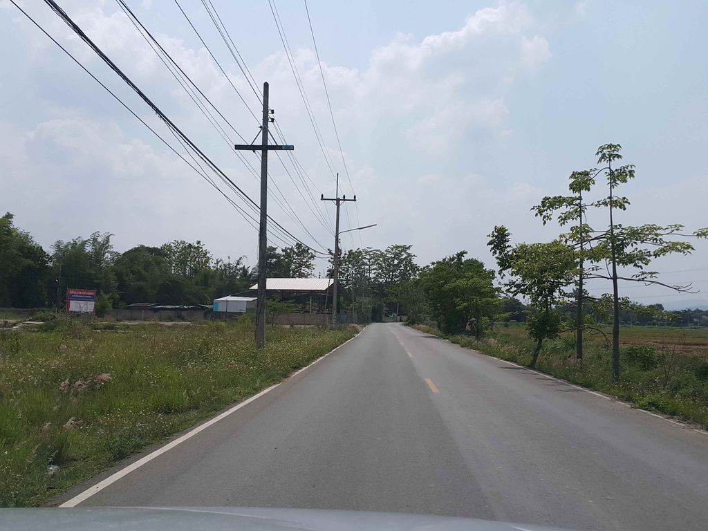 ภาพถนนตรงที่ เอ็มพี ฮัก คอฟฟี่ MP Hulk Coffee ตั้งอยู่ ถ่ายโดย jrcarlsen พ.ศ. 2558 (2015) · A street-level view of where เอ็มพี ฮัก คอฟฟี่ MP Hulk Coffee stands, by jrcarlsen in 2558 (2015)
