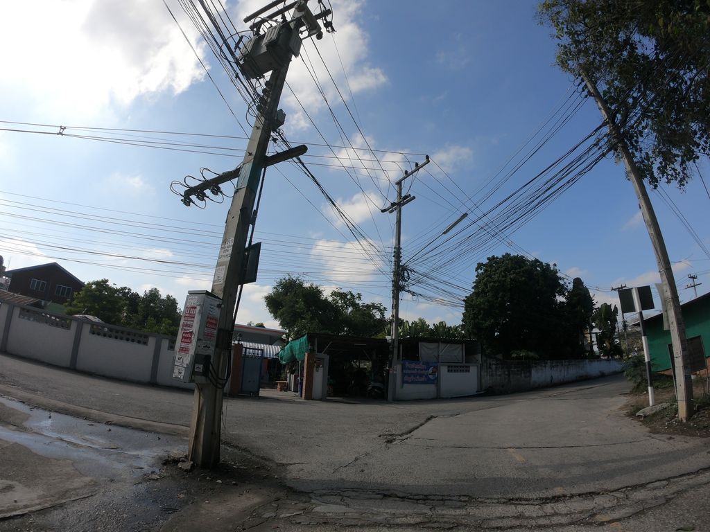ภาพถนนตรงที่ วนาสินเพลส ตั้งอยู่ ถ่ายโดย chanuwath_grab พ.ศ. 2562 (2019) · A street-level view of where วนาสินเพลส · Wanasinphlet stands, by chanuwath_grab in 2562 (2019)