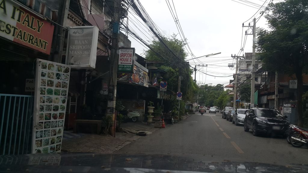 ภาพถนนตรงที่ Chiang Mai Lovely Elephant Sanctuary ตั้งอยู่ ถ่ายโดย jrcarlsen พ.ศ. 2562 (2019) · A street-level view of where Chiang Mai Lovely Elephant Sanctuary stands, by jrcarlsen in 2562 (2019)