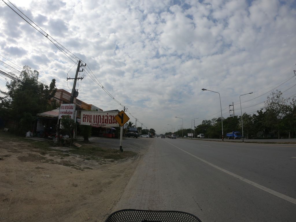 ภาพถนนตรงที่ เครื่องล้างจาน Thai Steward  Northern ตั้งอยู่ ถ่ายโดย chanuwath_grab พ.ศ. 2562 (2019) · A street-level view of where เครื่องล้างจาน Thai Steward  Northern stands, by chanuwath_grab in 2562 (2019)
