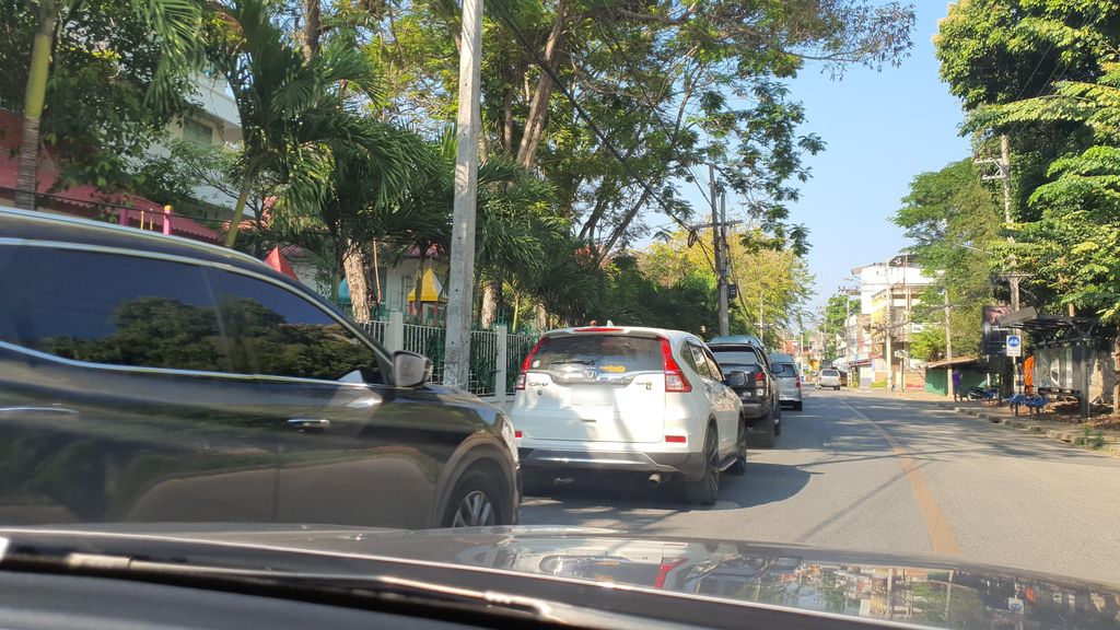 ภาพถนนตรงที่ Wind Chime Music Chiangmai Piano Private Lesson ตั้งอยู่ ถ่ายโดย jrcarlsen พ.ศ. 2565 (2022) · A street-level view of where Wind Chime Music Chiangmai Piano Private Lesson stands, by jrcarlsen in 2565 (2022)