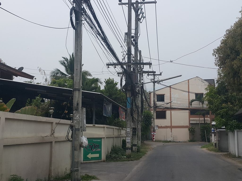 ภาพถนนตรงที่ ATi Cafe' ตั้งอยู่ ถ่ายโดย jrcarlsen พ.ศ. 2559 (2016) · A street-level view of where ATi Cafe' stands, by jrcarlsen in 2559 (2016)