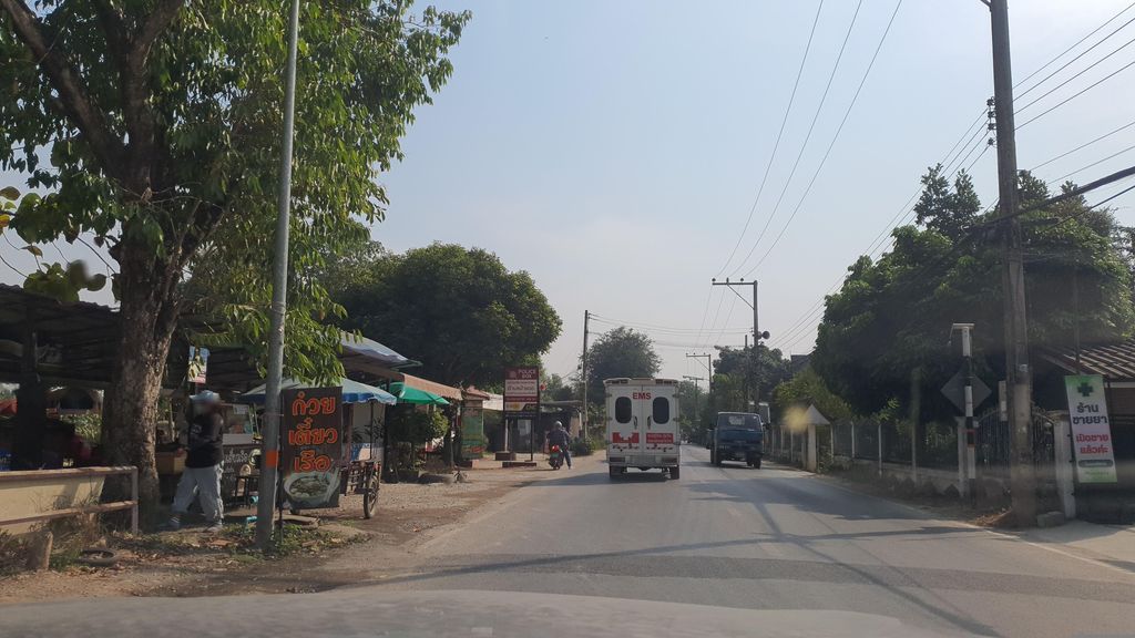 ภาพถนนตรงที่ บ้านยา881 ตั้งอยู่ ถ่ายโดย jrcarlsen พ.ศ. 2566 (2023) · A street-level view of where บ้านยา881 · Ban Ya881 stands, by jrcarlsen in 2566 (2023)