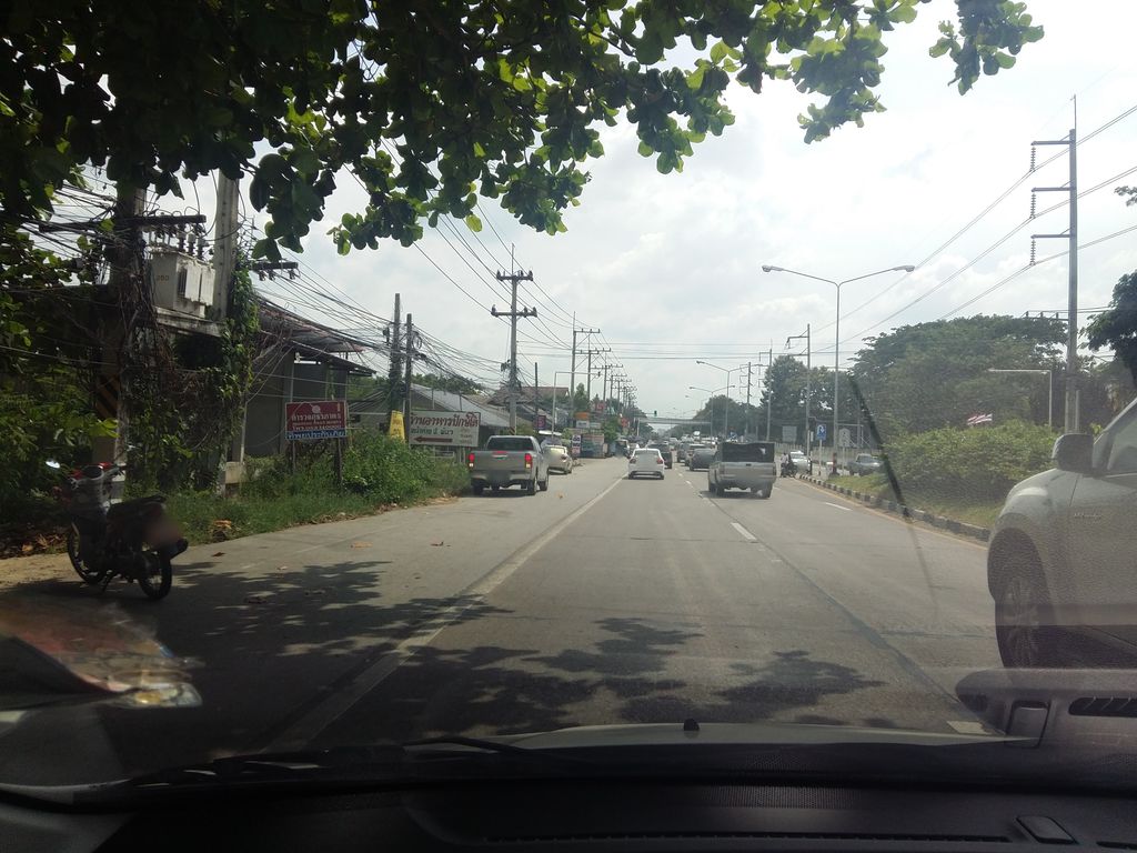 ภาพถนนตรงที่ J&T Home ตั้งอยู่ ถ่ายโดย noochjaree พ.ศ. 2561 (2018) · A street-level view of where J&T Home stands, by noochjaree in 2561 (2018)