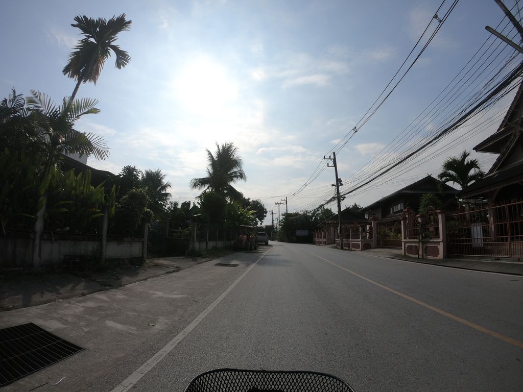 ภาพถนนตรงที่ One Coffee and Tea By เฮียวัน ตั้งอยู่ ถ่ายโดย chanuwath_grab พ.ศ. 2562 (2019) · A street-level view of where One Coffee and Tea By เฮียวัน stands, by chanuwath_grab in 2562 (2019)