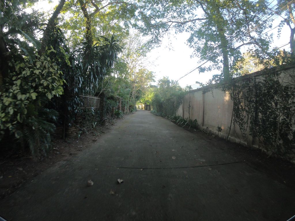 ภาพถนนตรงที่ กว่างชนสุเทพ ตั้งอยู่ ถ่ายโดย chanuwath_grab พ.ศ. 2562 (2019) · A street-level view of where กว่างชนสุเทพ · Kwangchonsuthep stands, by chanuwath_grab in 2562 (2019)
