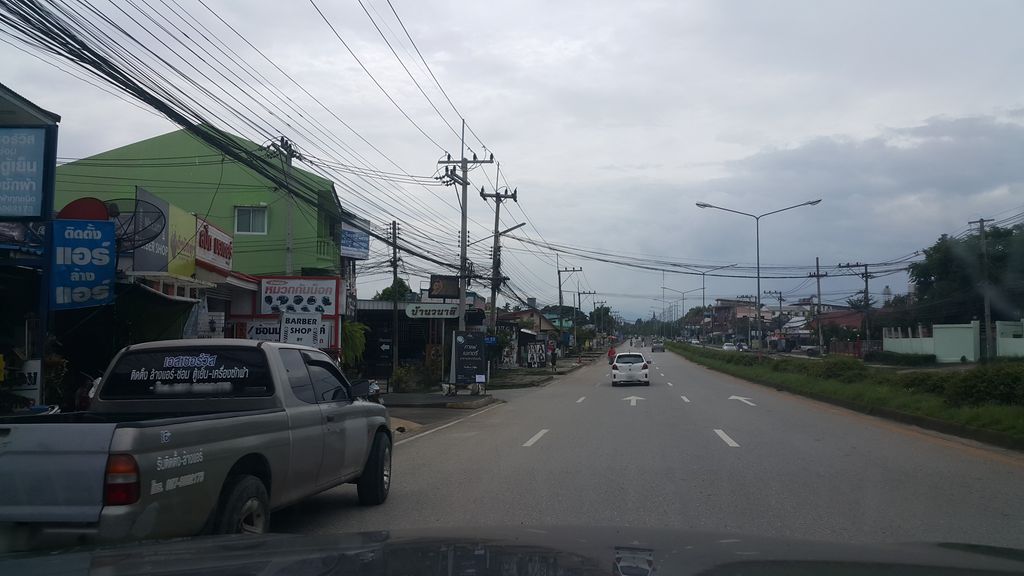 ภาพถนนตรงที่ ฅีนิกผ้า ตั้งอยู่ ถ่ายโดย jrcarlsen พ.ศ. 2561 (2018) · A street-level view of where ฅีนิกผ้า · Khinikpha stands, by jrcarlsen in 2561 (2018)