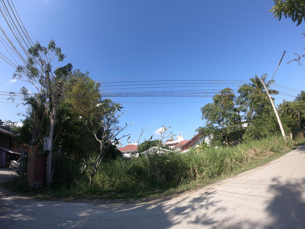 ภาพถนนตรงที่ KECH Homemade สอนทำสบู่เชียงใหม่ ผลิตสบู่ ขายอุปกรณ์ทำสบู่ สอนทำเครื่องหอม ตั้งอยู่ ถ่ายโดย chanuwath_grab พ.ศ. 2562 (2019) · A street-level view of where KECH Homemade สอนทำสบู่เชียงใหม่ ผลิตสบู่ ขายอุปกรณ์ทำสบู่ สอนทำเครื่องหอม stands, by chanuwath_grab in 2562 (2019)