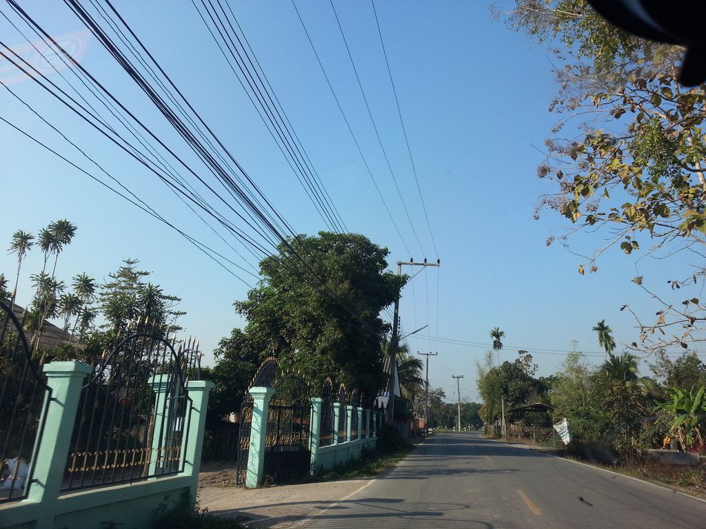 ภาพถนนตรงที่ นานาสวนนม ตั้งอยู่ ถ่ายโดย mishari พ.ศ. 2558 (2015) · A street-level view of where นานาสวนนม · Nanasuannom stands, by mishari in 2558 (2015)