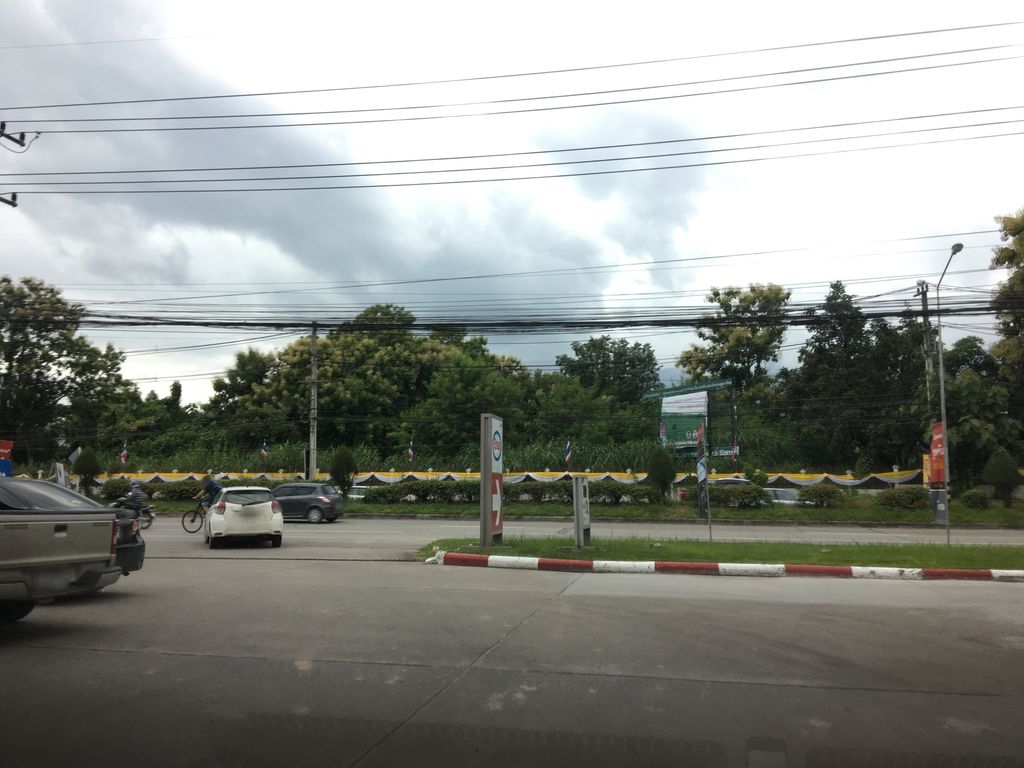 ภาพถนนตรงที่ คาร์สตูดิโอ ตั้งอยู่ ถ่ายโดย wapriz พ.ศ. 2561 (2018) · A street-level view of where คาร์สตูดิโอ · Car Studio stands, by wapriz in 2561 (2018)