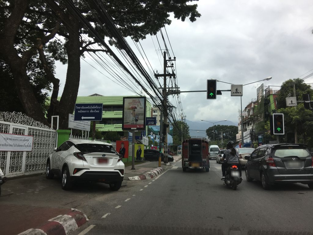 ภาพถนนตรงที่ บ้านไม้ไผ่ เทียมตา แม่กำปอง ตั้งอยู่ ถ่ายโดย wapriz พ.ศ. 2561 (2018) · A street-level view of where บ้านไม้ไผ่ เทียมตา แม่กำปอง · Ban Maiphai Thiamta Mae Kam Pong stands, by wapriz in 2561 (2018)