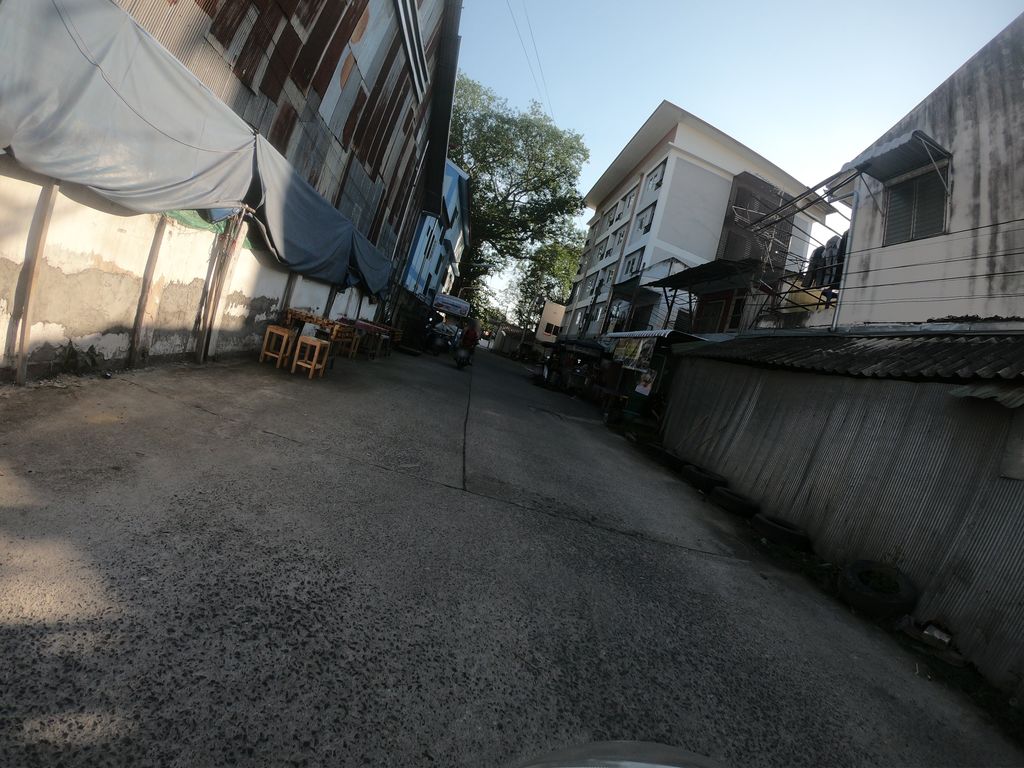 ภาพถนนตรงที่ อธิคม คอร์ท ตั้งอยู่ ถ่ายโดย chanuwath_grab พ.ศ. 2562 (2019) · A street-level view of where อธิคม คอร์ท · Athikma Court stands, by chanuwath_grab in 2562 (2019)