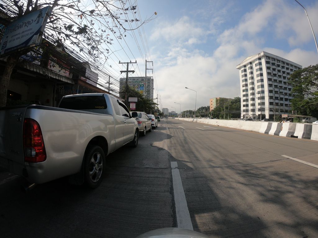ภาพถนนตรงที่ ปักษ์ใต้พัทลุง ตั้งอยู่ ถ่ายโดย chanuwath_grab พ.ศ. 2562 (2019) · A street-level view of where ปักษ์ใต้พัทลุง · Paktai Phatlung stands, by chanuwath_grab in 2562 (2019)
