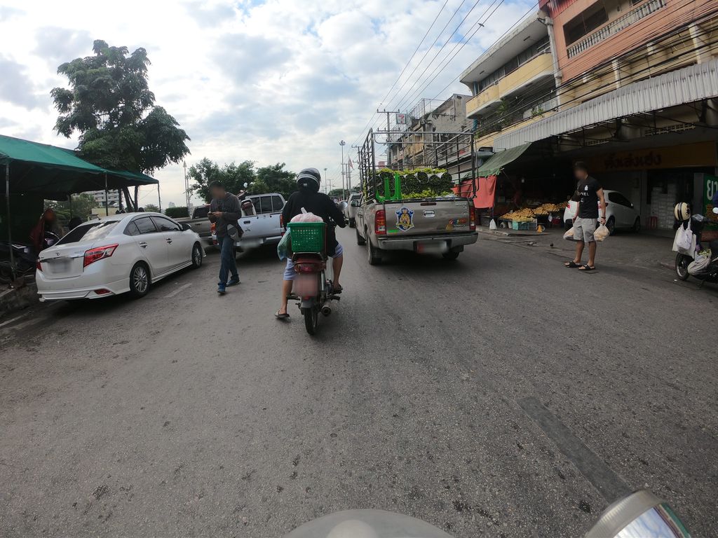 ภาพถนนตรงที่ อารยา คอฟฟี่ ตั้งอยู่ ถ่ายโดย chanuwath_grab พ.ศ. 2562 (2019) · A street-level view of where อารยา คอฟฟี่ · Anya Coffee stands, by chanuwath_grab in 2562 (2019)