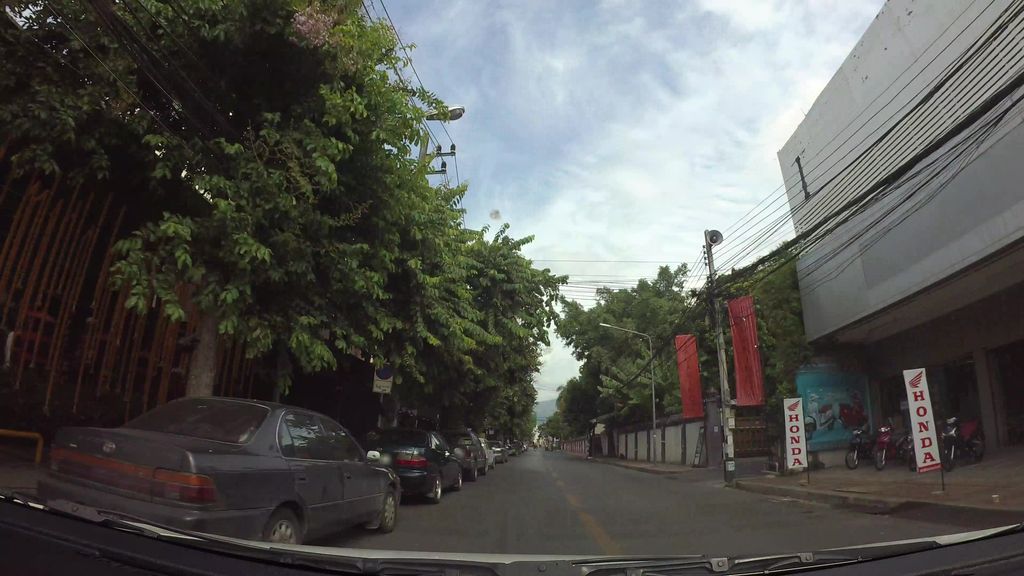 ภาพถนนตรงที่ Royal Orchid Collection Jewellery ตั้งอยู่ ถ่ายโดย kaart_3 พ.ศ. 2562 (2019) · A street-level view of where Royal Orchid Collection Jewellery stands, by kaart_3 in 2562 (2019)