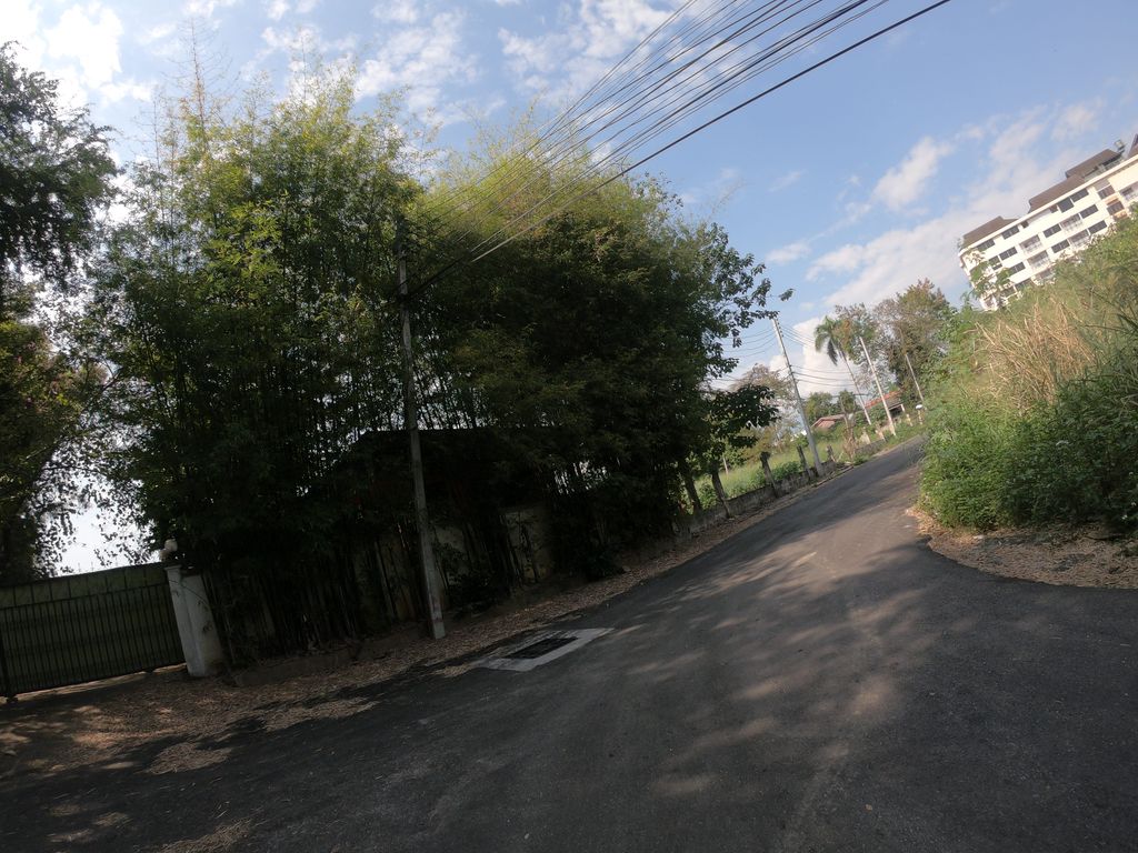 ภาพถนนตรงที่ เติมคาเฟ่ ตั้งอยู่ ถ่ายโดย chanuwath_grab พ.ศ. 2562 (2019) · A street-level view of where เติมคาเฟ่ · Toemkhafe stands, by chanuwath_grab in 2562 (2019)