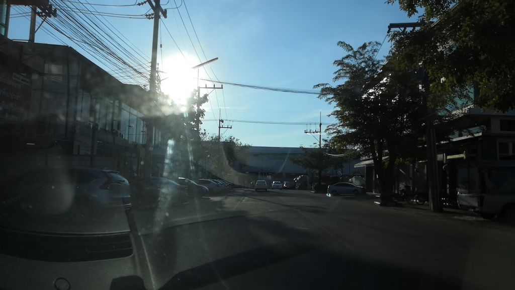 ภาพถนนตรงที่ แม่ปิงวิศวกรรม รับสร้างบ้านเชียงใหม่ ตั้งอยู่ ถ่ายโดย charlesano พ.ศ. 2561 (2018) · A street-level view of where แม่ปิงวิศวกรรม รับสร้างบ้านเชียงใหม่ · Mae Ping Wisokrarom Rapsangban Chiang Mai stands, by charlesano in 2561 (2018)