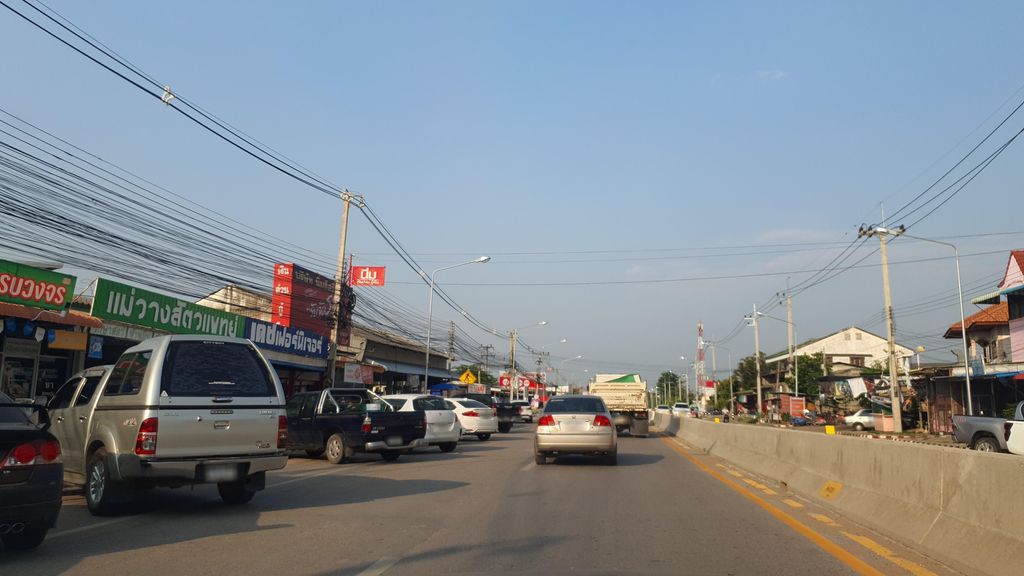 ภาพถนนตรงที่ ฟอร์ดโฟน ตั้งอยู่ ถ่ายโดย jrcarlsen พ.ศ. 2565 (2022) · A street-level view of where ฟอร์ดโฟน · Ford Fon stands, by jrcarlsen in 2565 (2022)