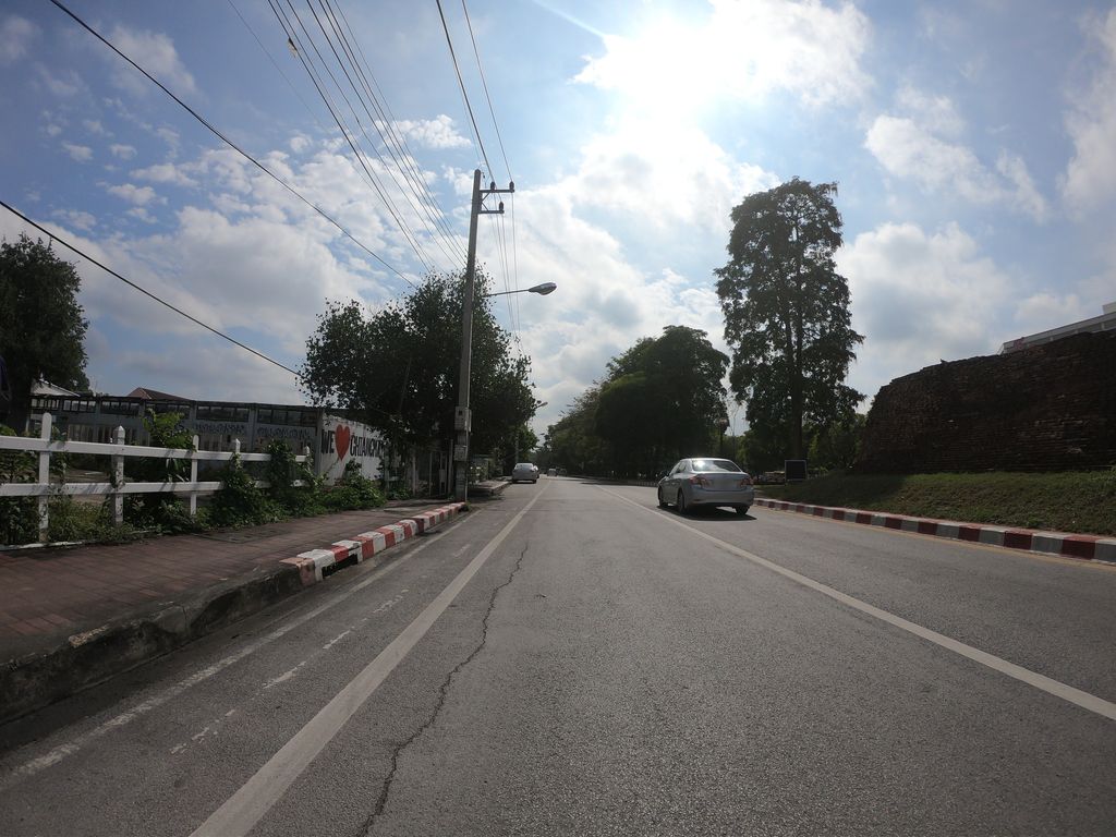 ภาพถนนตรงที่ คุณเครือ Hair Design ตั้งอยู่ ถ่ายโดย chanuwath_grab พ.ศ. 2562 (2019) · A street-level view of where คุณเครือ Hair Design stands, by chanuwath_grab in 2562 (2019)