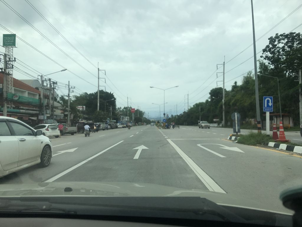 ภาพถนนตรงที่ เกาเหลาเลือดหมู นายเหม่ง ตั้งอยู่ ถ่ายโดย ppimpream พ.ศ. 2561 (2018) · A street-level view of where เกาเหลาเลือดหมู นายเหม่ง · Kaolao Lueatmu Naimeng stands, by ppimpream in 2561 (2018)