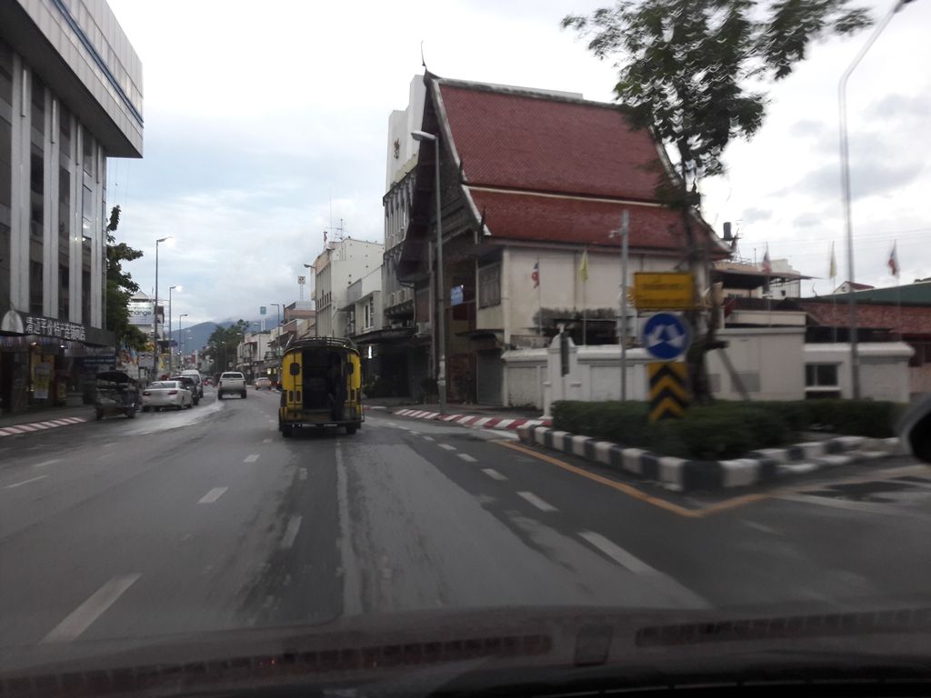 ภาพถนนตรงที่ Asian School of Tea Thailand ตั้งอยู่ ถ่ายโดย ratchaphat พ.ศ. 2561 (2018) · A street-level view of where Asian School of Tea Thailand stands, by ratchaphat in 2561 (2018)