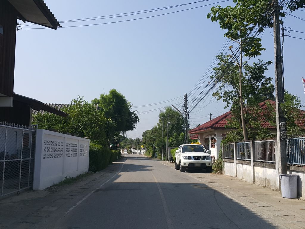 ภาพถนนตรงที่ Archu Coffee Bar ตั้งอยู่ ถ่ายโดย jrcarlsen พ.ศ. 2558 (2015) · A street-level view of where Archu Coffee Bar stands, by jrcarlsen in 2558 (2015)
