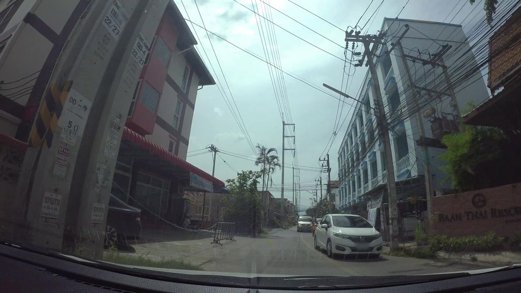 ภาพถนนตรงที่ บ้านกมลวัฒน์ หอพัก ห้องเช่า ห้องพัก เมืองเชียงใหม่ ตั้งอยู่ ถ่ายโดย kaart_3 พ.ศ. 2562 (2019) · A street-level view of where บ้านกมลวัฒน์ หอพัก ห้องเช่า ห้องพัก เมืองเชียงใหม่ · Ban Kamon Wat Ho Phak Hongchao Hongphak Mueang Chiang Mai stands, by kaart_3 in 2562 (2019)