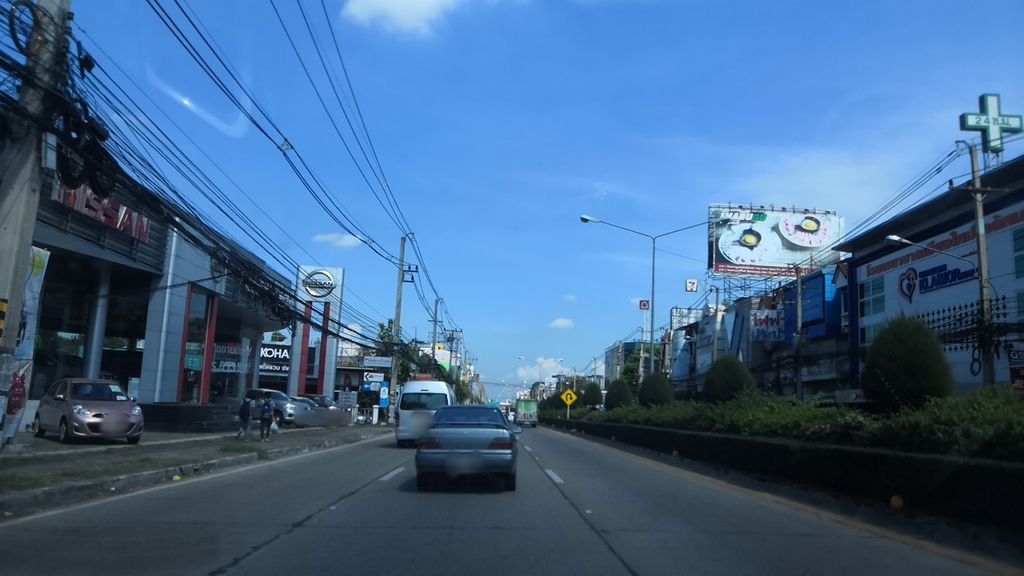 ภาพถนนตรงที่ The OfficePlus ตั้งอยู่ ถ่ายโดย charlesano พ.ศ. 2561 (2018) · A street-level view of where The OfficePlus stands, by charlesano in 2561 (2018)